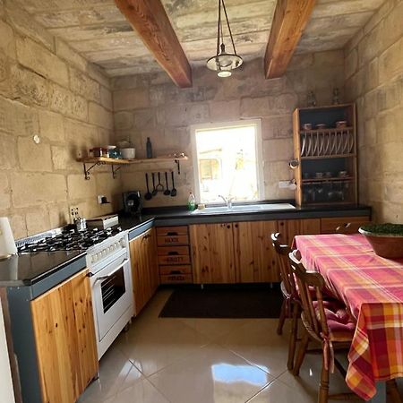 The Cottage Luqa Bagian luar foto